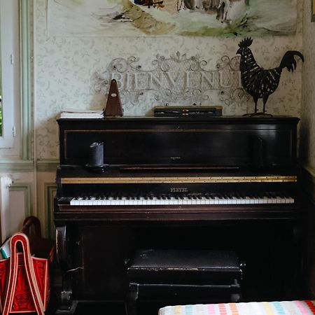 La Tourelle Bed & Breakfast Vascoeuil Bagian luar foto